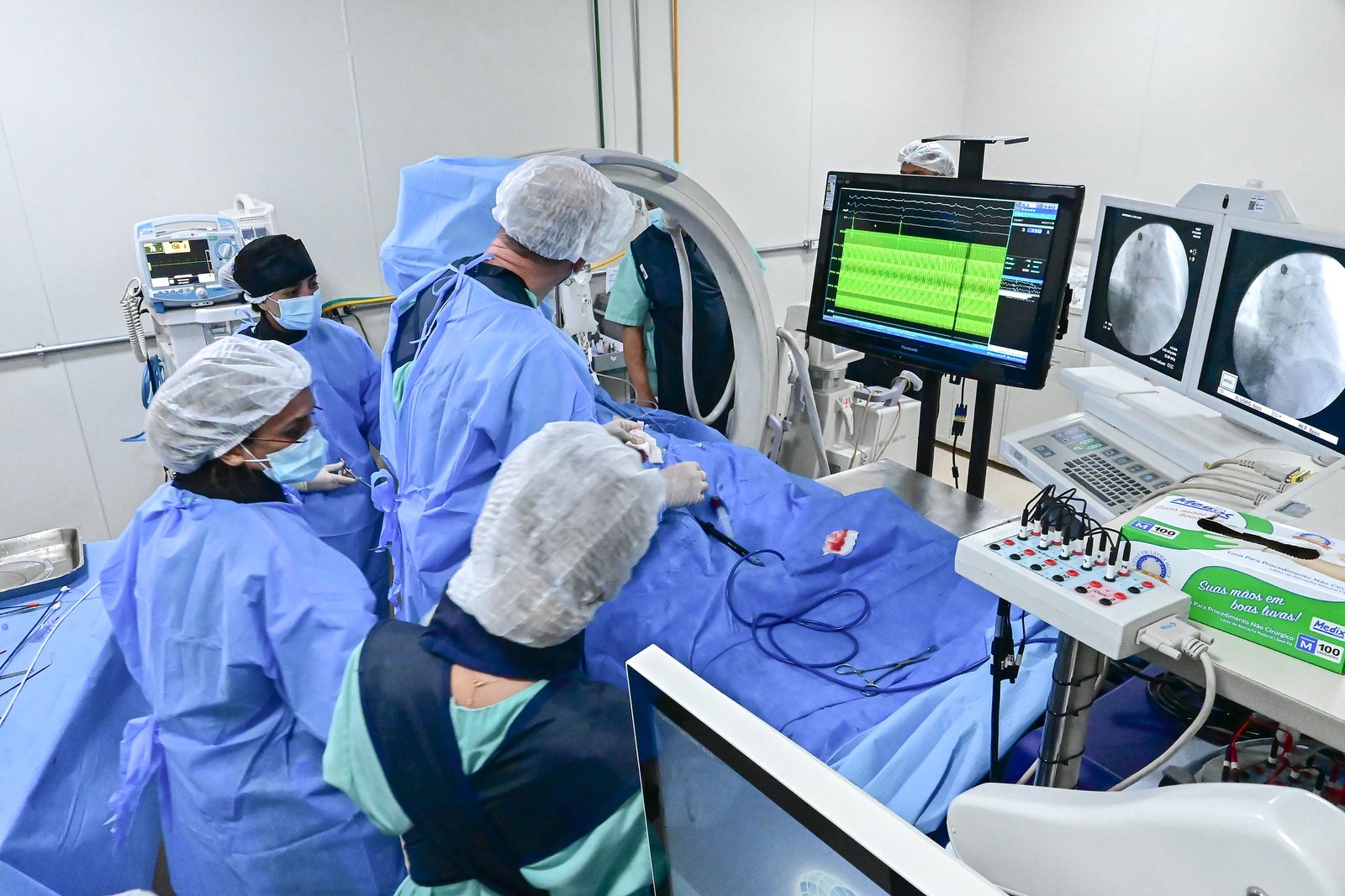 Hospital de Base do DF é a primeira unidade 100% SUS a realizar intervenção cardíaca minimamente invasiva