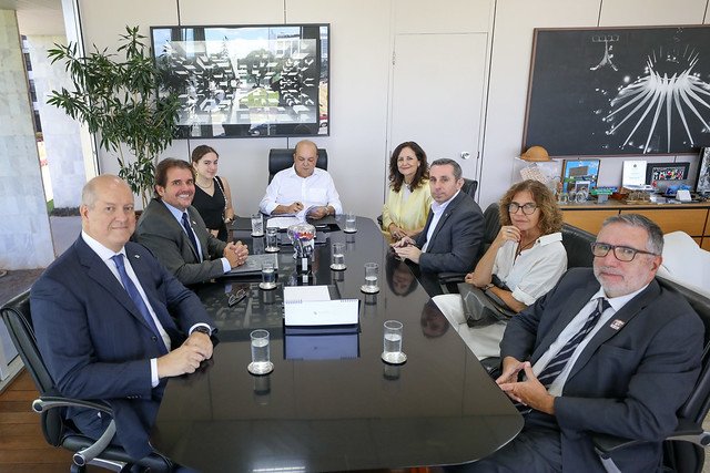 18/02/2025 - DF e Portugal assinam acordo para partilhar acervo digital do urbanista Lucio Costa