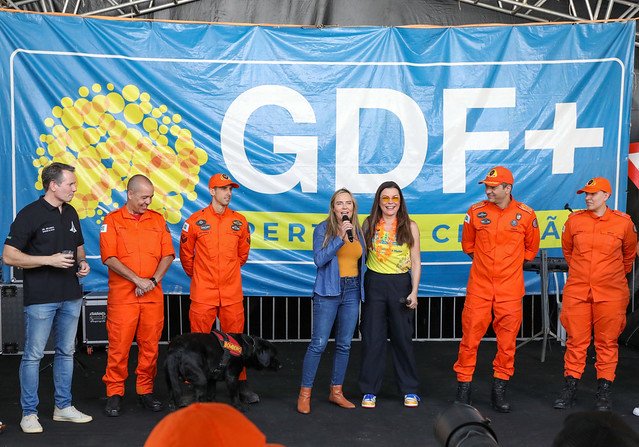 22/02/2025 - Em clima de Carnaval, GDF Mais Perto do Cidadão leva serviços públicos à Estrutural