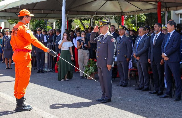 11/03/2025 - Corpo de Bombeiros realiza passagem de comando da corporação nesta terça (11)