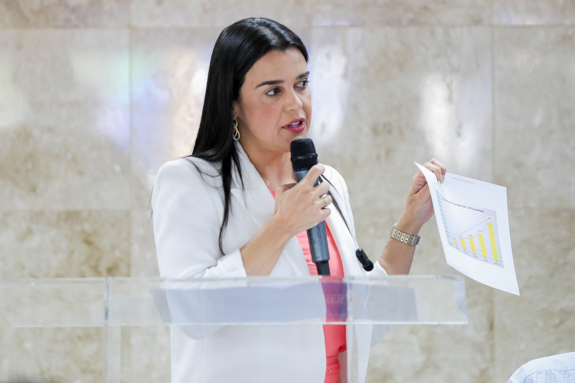 sec-giselle-ferreira